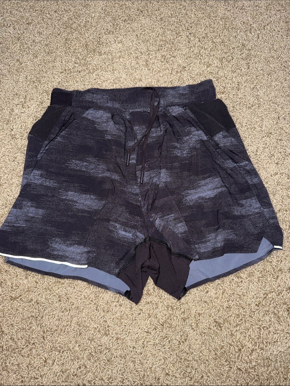 Lululemon Surge Short Out of Mind Liner 4” – Size XS - Gray and black